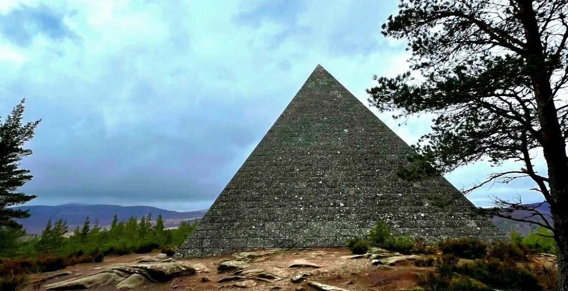 Balmoral Pyramid